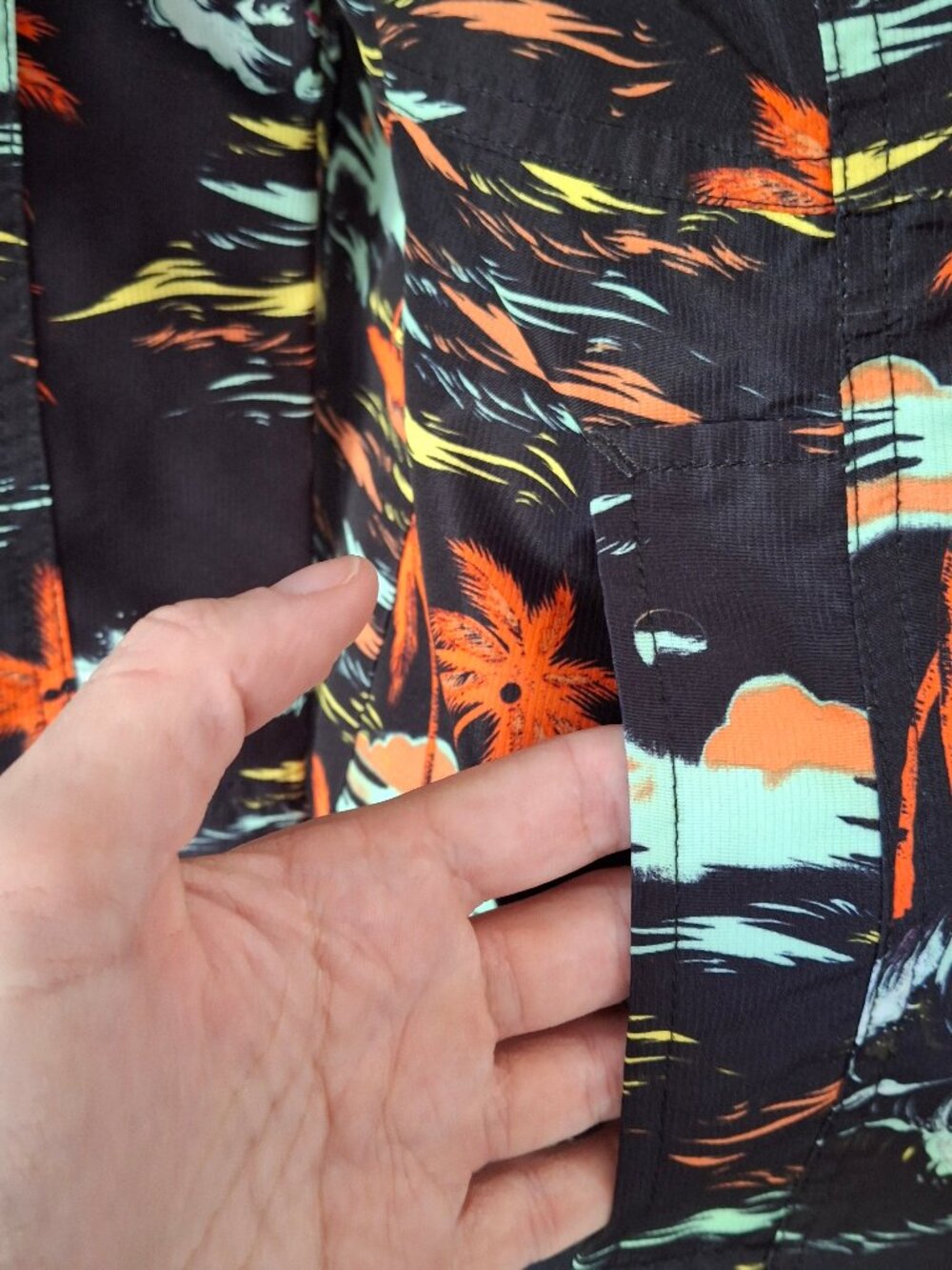 Hurley Black Tropical Print Jacket with hood - Picture 8 of 16